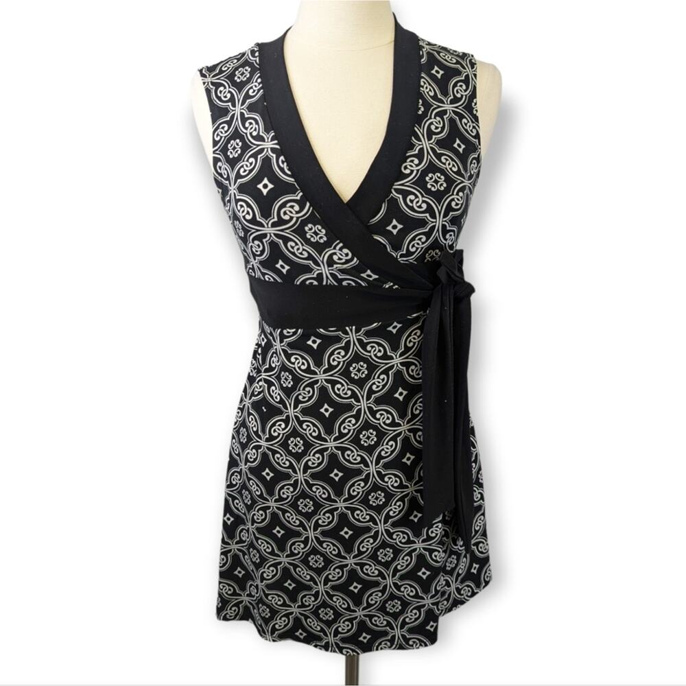 White House Black Market Wrap Monogram Dress Size XS‎ Minimalist Business Casual